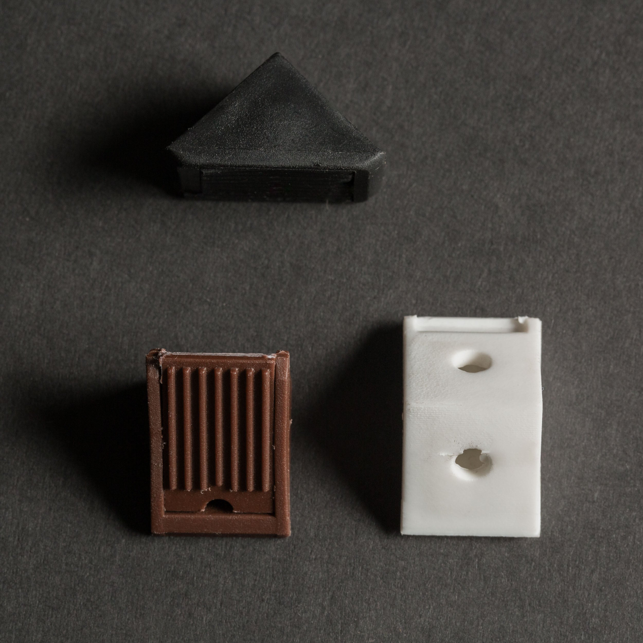 Escuadra Triangular Sencilla Blanca 100 und.