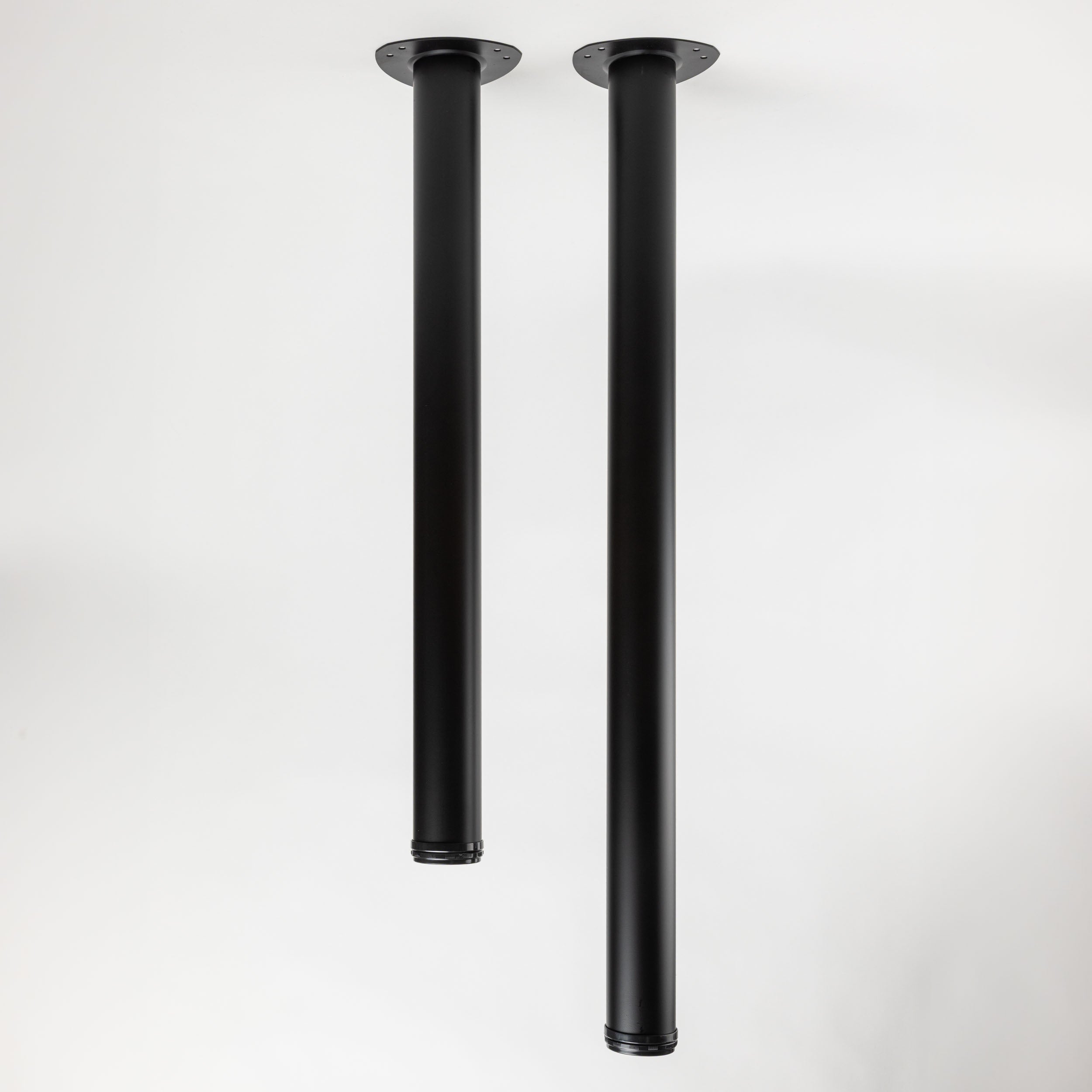 Pata Regulable Negra 710 mm. x 60 mm.