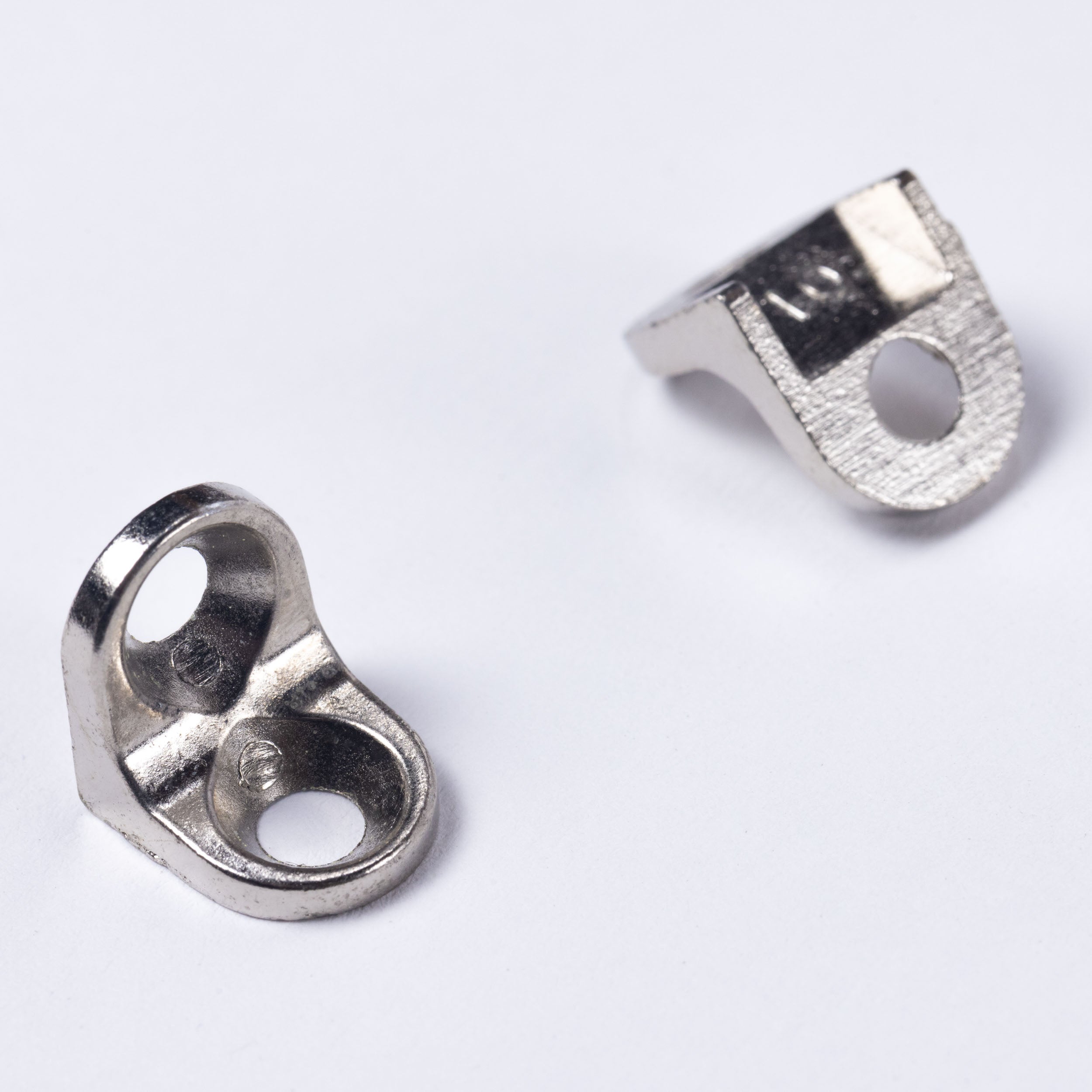 Escuadra Soporte Niquelada 50 und.