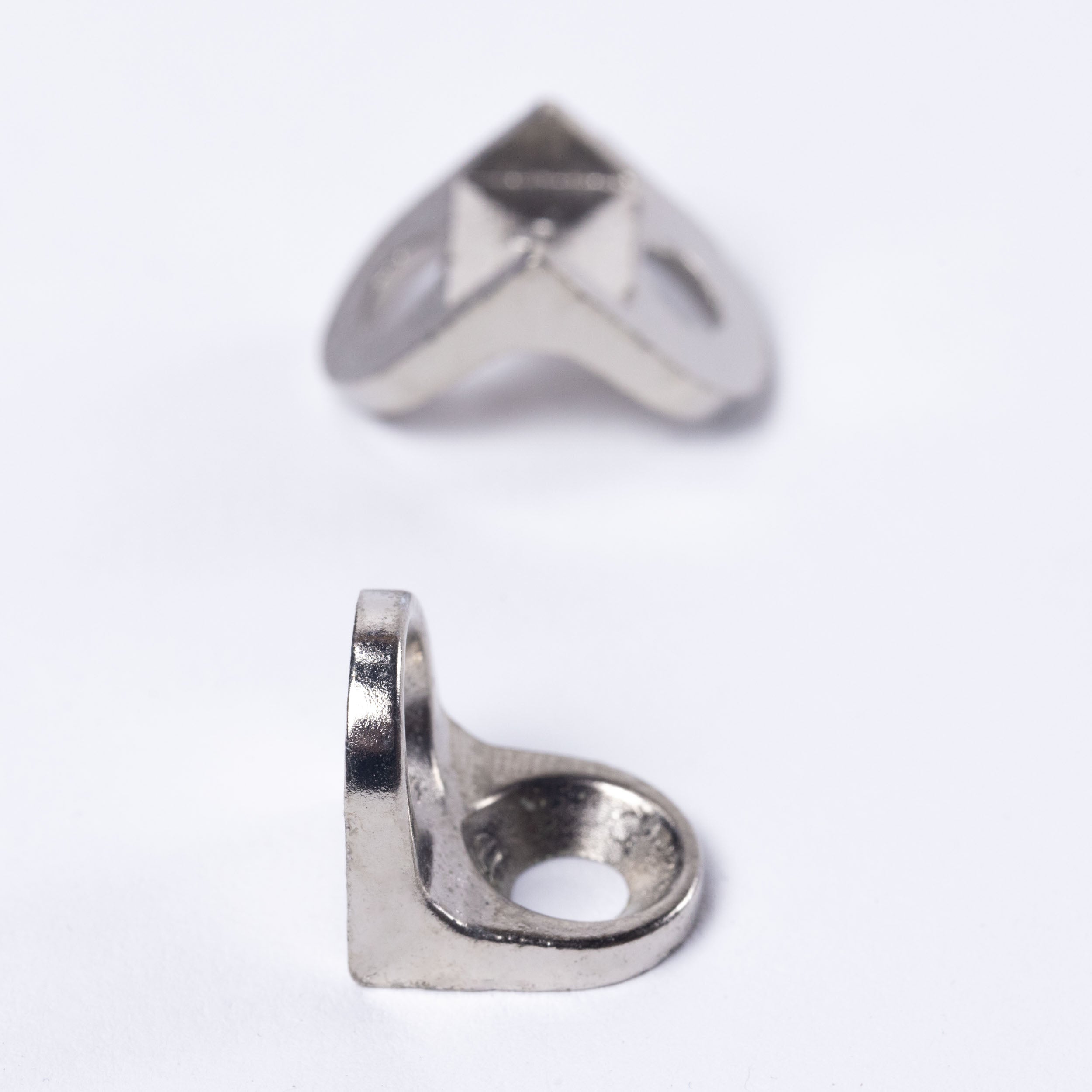 Escuadra Soporte Niquelada 50 und.