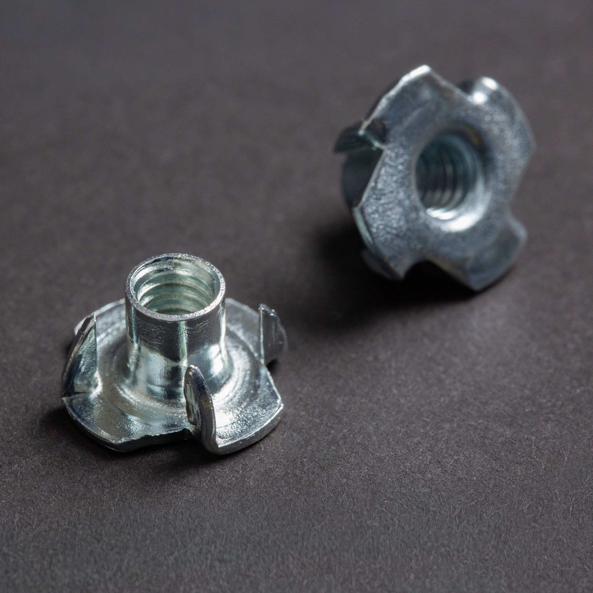 Tuerca de Anclaje 3/8" und.