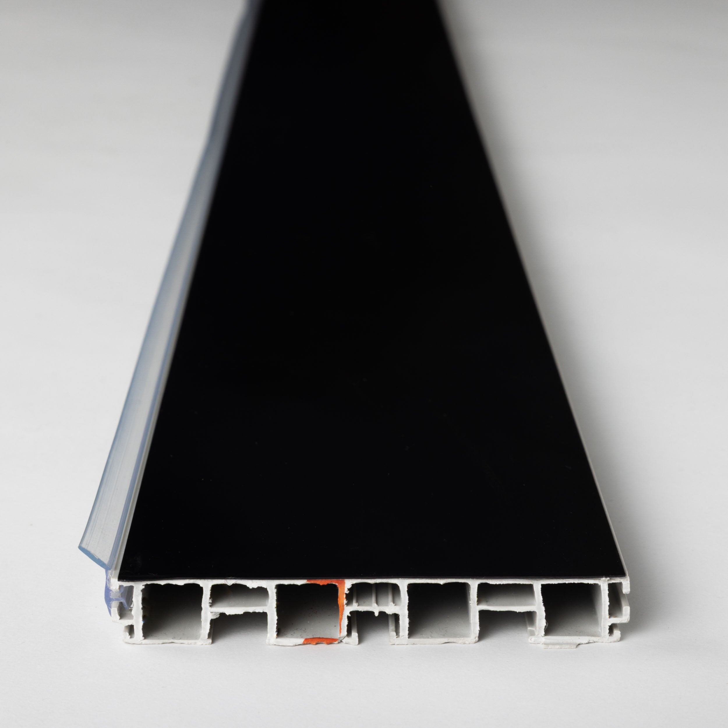 Zocalo PVC Color Negro 10 cm. 3 Metros