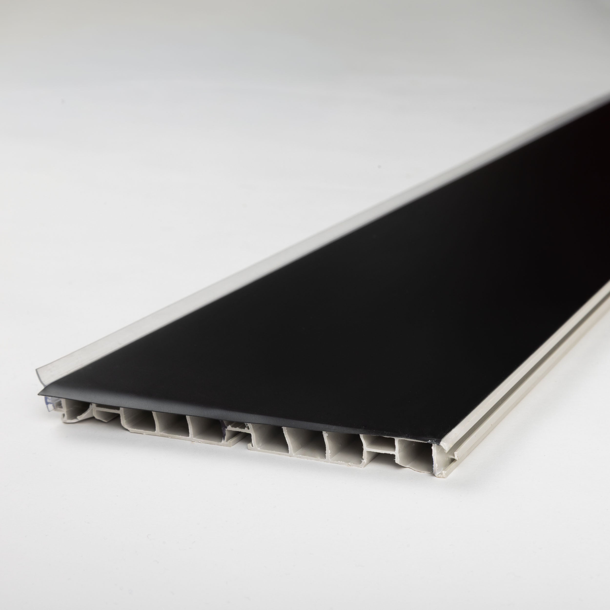 Zocalo PVC Color Negro 15 cm. 3 Metros