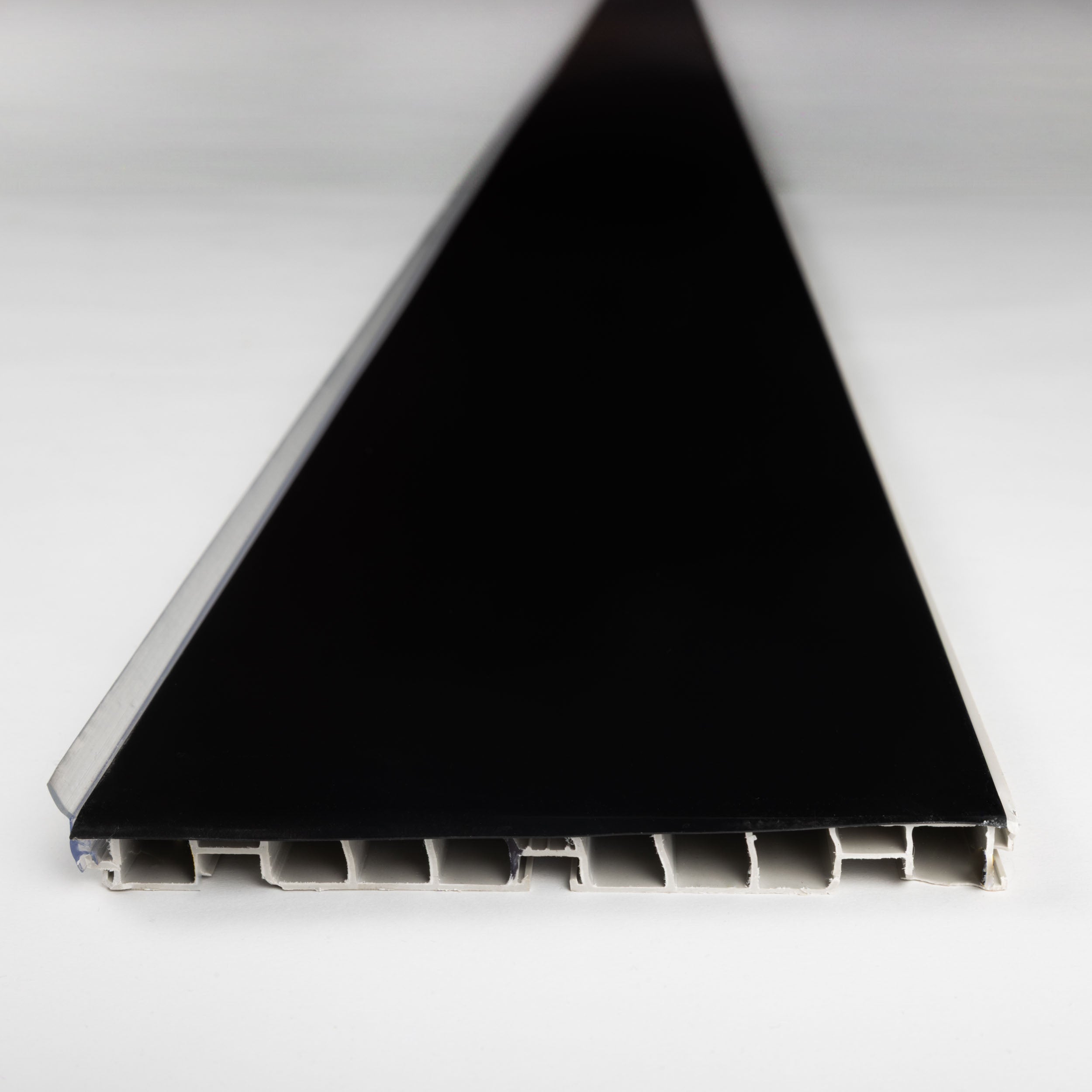 Zocalo PVC Color Negro 15 cm. 3 Metros