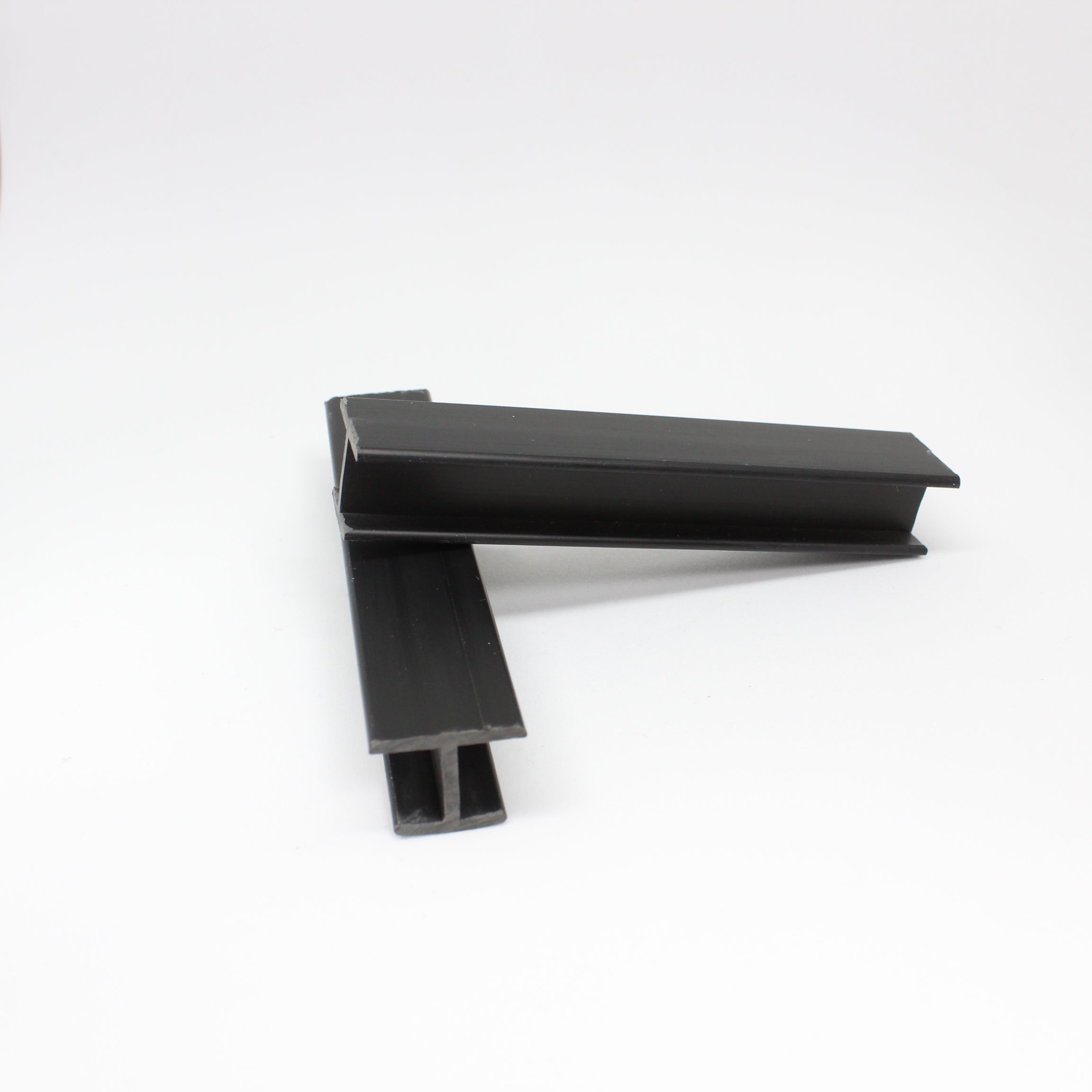 Union Recta Zocalo Negro 15 cm.